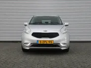 Kia Venga 1.4 CVVT First Edition | 16' LM | Trekhaak | Navi | Airco | Cruise | Camera | PDC | All seasons |