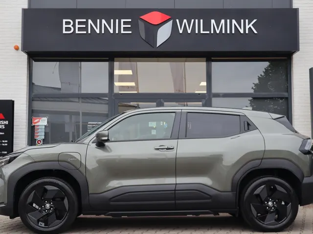 Toyota Urban Cruiser Dynamic 61 kWh | Stoel/Stuur Verwarming | Carplay |