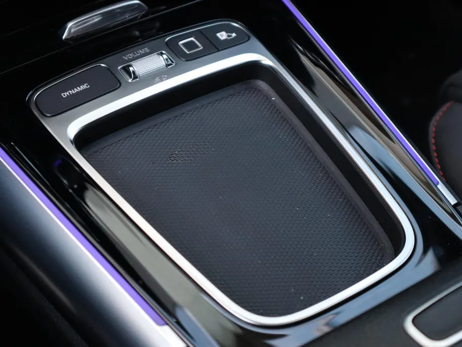 Mercedes-Benz B-Klasse 180 AMG Line l Keyless l Achteruitrij camera l Stoelverwarming l Memory