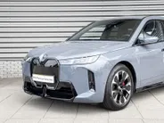 BMW iX xDrive45 101 kWh