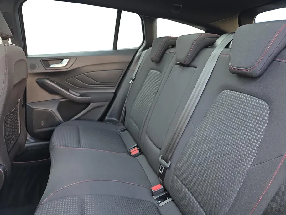 Ford Focus Wagon 1.0 EcoBoost Hybrid ST Line X Business | 1e eigenaar | Dealer onderhouden! | Panoramadak | Winterpack | Adapt. Cruise | B&O Audio | 18' inch velgen | 12 maanden garantie