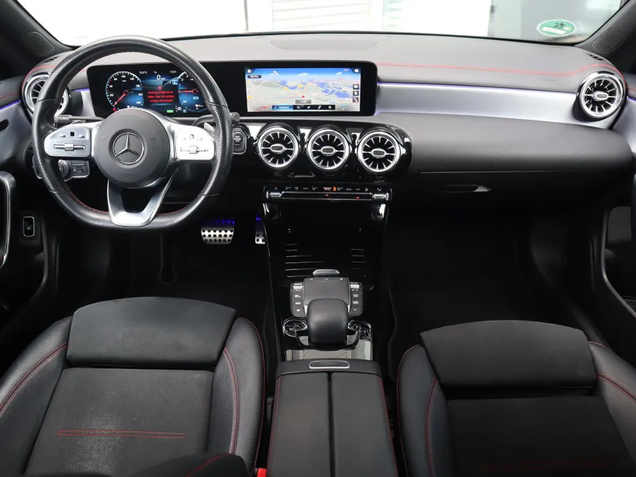Mercedes-Benz CLA Shooting Brake 250 e Premium l Panoramadak l Stoelverwarming l Achteruitrij camera