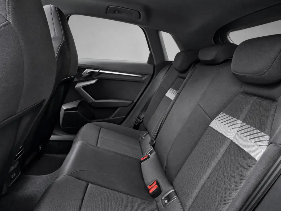 Audi A3 Sportback 40 TFSIe 204pk S edition · Panoramadak · Camera · Head-Up · Keyless · Sonos Audio · Stoelverwarming · 18'' Inch · Garantie t/m 06-10-2030 of 100.000km