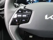 Kia Niro 1.6 GDi Hybrid DynamicPlusLine | Trekhaak | Stuur-/stoelverwarming | Schuifdak | Camera | Cruise adapt. | Clima | HUD | LED | 16" LM |