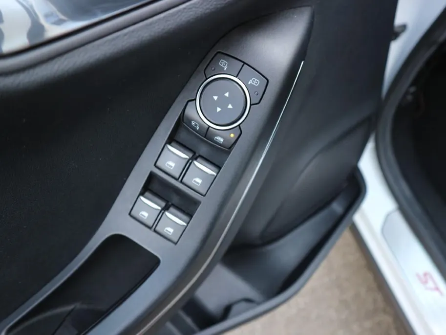 Ford Puma 1.0 EcoBoost Hybrid ST-Line X | ADAP CRUISE | TREKHAAK | WINTERPAKKET | BLIS |