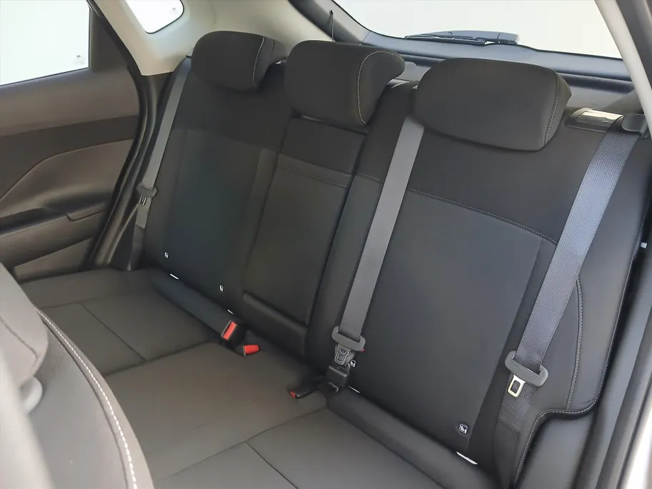 Hyundai Kona 64,8 kWh 204pk Pure Edition + Comfort Pack / DIRECT LEVERBAAR! / Demonstratieauto / 19' velgen!