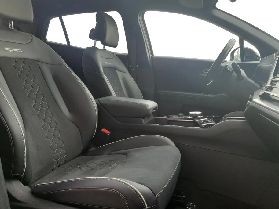 Kia Sportage 1.6T MHEV GT-Line | Stoel en stuurverwarming | Panorama schuifdak | Camera | Elektrisch bedienbare voorstoelen | Apple Carplay / Android Auto | Elektrische achterklep |