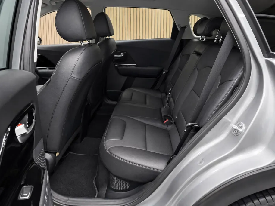 Kia Niro 1.6 GDi PHEV DynamicLine DEALER ONDERHOUDEN | NAVIGATIE | ACHTERUITRIJCAMERA | PLUG-IN |