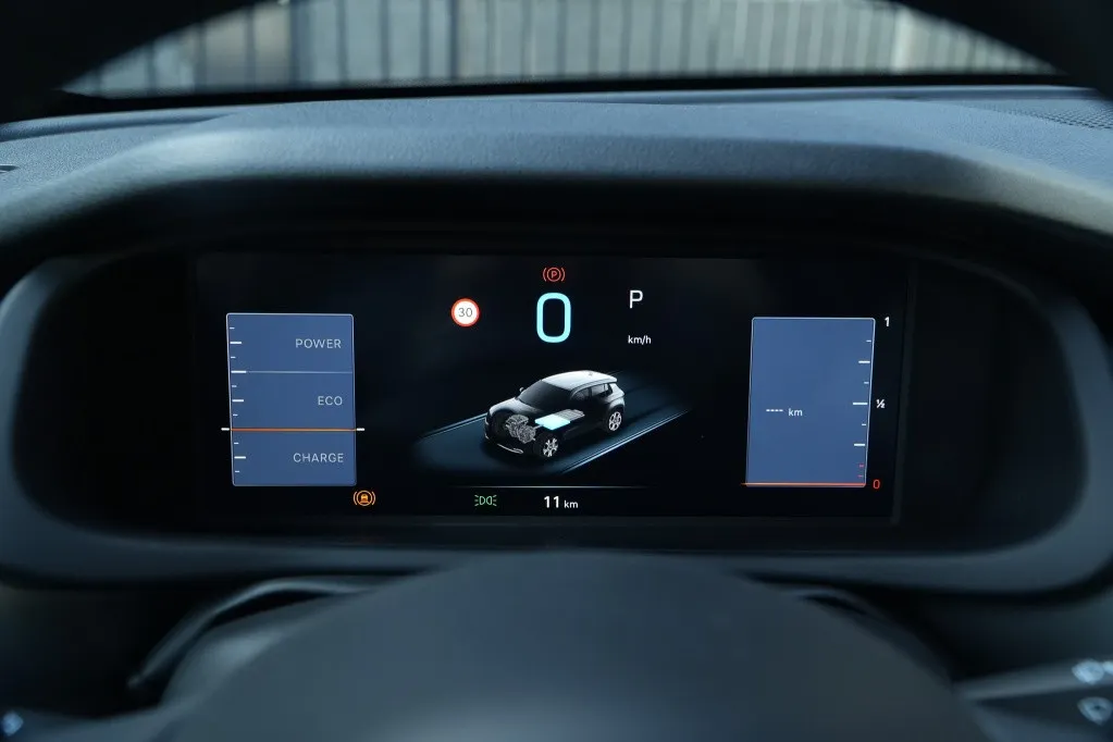 Jeep Avenger 1.2 e-Hybrid Summit | Navi | JBL | Camera | Winter | 18'