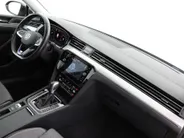 Volkswagen Passat 1.4 TSI 218pk DSG PHEV GTE Business · Camera · Wegklapbare Trekhaak · Apple/Android Car Play · P-Sensoren · 17'' Inch ·