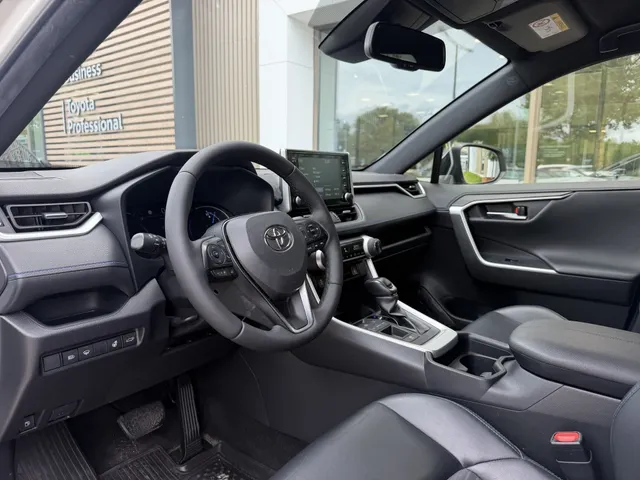 Toyota RAV4 2.5 Hybrid Bi-Tone | Stoel & stuurverwarming | Keyless