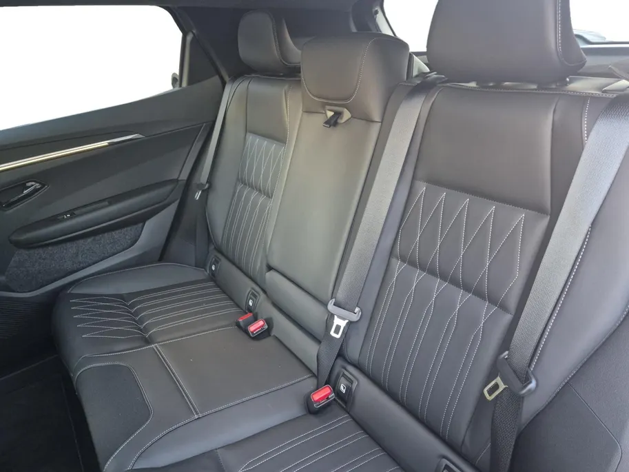 Mitsubishi Eclipse Cross Instyle 87 kWh | Demonstratieauto | Volcanic Grey-zwart dak | 8 jaar garantie , panoramadak var. transparantie , Apple Carplay/Android Auto , alcantara interieurdelen , navigatiesysteem ,voorstoelen verwarmd , warmtepomp