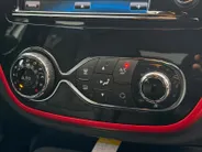 Renault Captur 0.9 TCe Xmod Two Tone | Lederen Bekleding | Achteruitrijcamera | Climate Control | Stoelverwarming | 12 maanden garantie! |