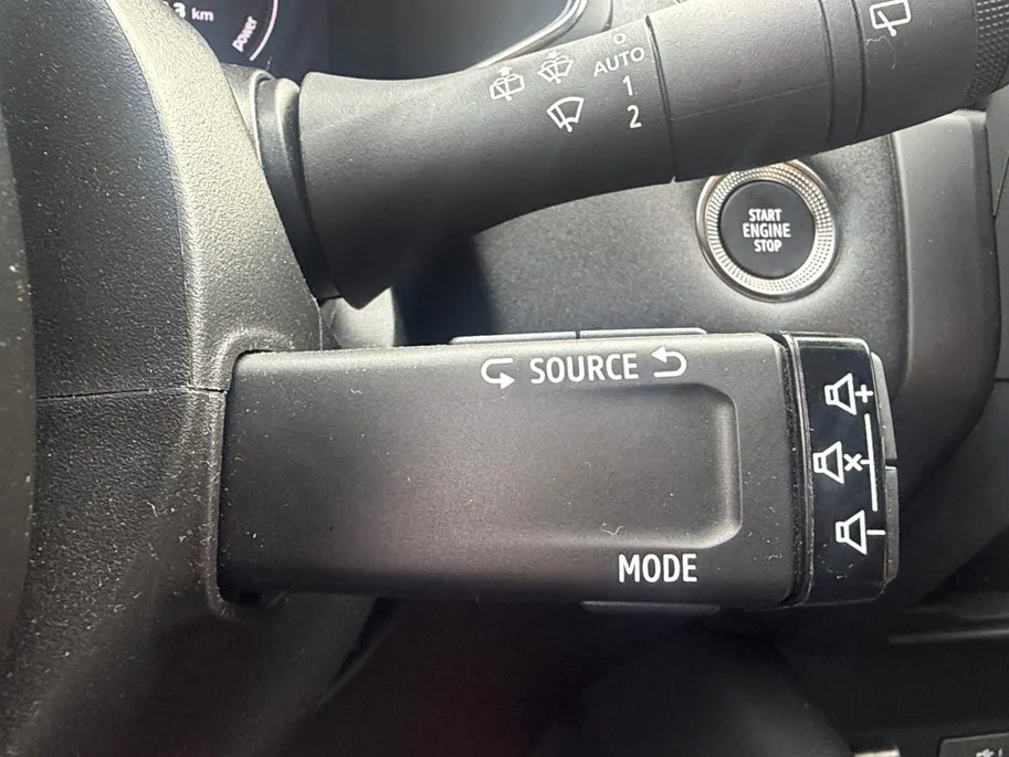 Renault Captur 1.6 E-Tech full hybrid 145 techno | Apple Carplay & Android Auto | Cruise & Climate Control | Camera | Parkeersensoren | LMV | Navigatie | 12 Maanden BOVAG Garantie