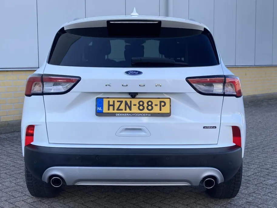 Ford Kuga 2.5 PHEV 225 pk Titanium Navigatie-Draadloos opladen-achteruitrijcamera-parkeersensoren