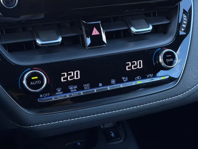 Toyota Corolla Touring Sports 1.8 Hybrid Dynamic | Parkeersensoren | Stoelverwarming