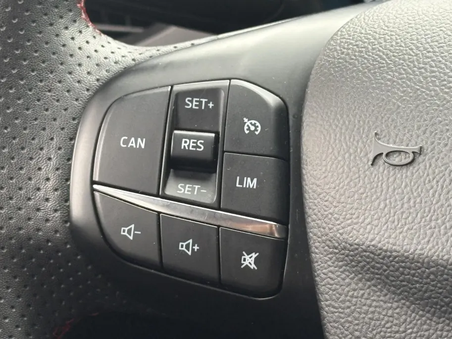 Ford Focus 1.0 EcoBoost Hybrid ST Line Hatchback | Winter Pack | Groot Scherm | Android Auto Apple Carplay