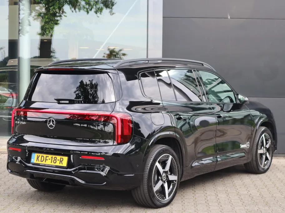 Mercedes-Benz GLB 250+ Business Solution AMG 85.5 kWh l Trekhaak l Keyless l Panoramadak