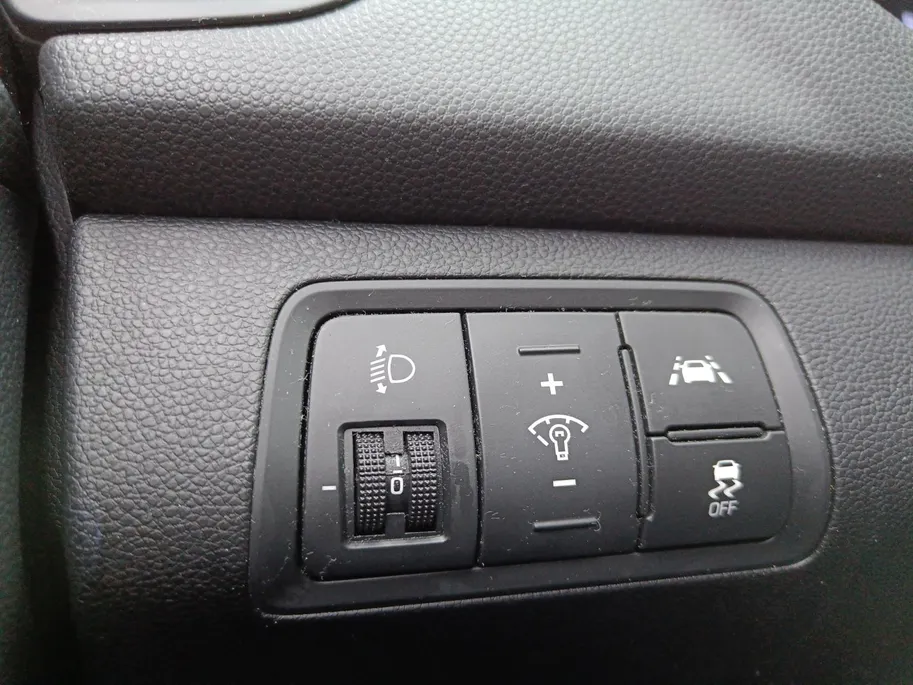 Hyundai i20 1.0 T-GDI Comfort Automaat | All weatherbanden | Trekhaakl | Navigatie | Camera |
