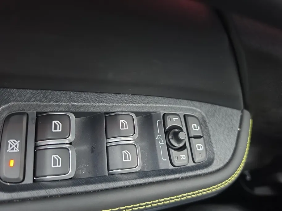 Lynk & Co 01 1.5 More | Navigatie | Climate control | 360Gr camera | Keyless | Stoel + Stuurverwarming