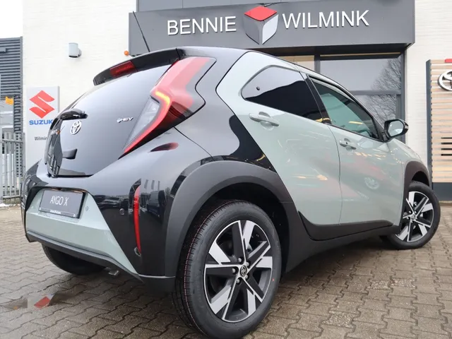 Toyota Aygo X Hybrid 115 pulse | Apple/Android Auto | 17 Inch Lichtmetaal |