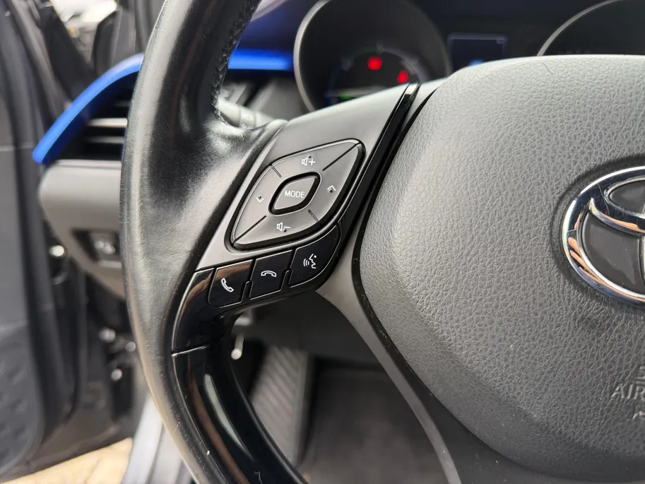 Toyota C-HR 1.8 Hybrid Bi-Tone LM VELGEN | LEDER BEKLEDING | STOELVERWARMING | CLIMA | NAVI