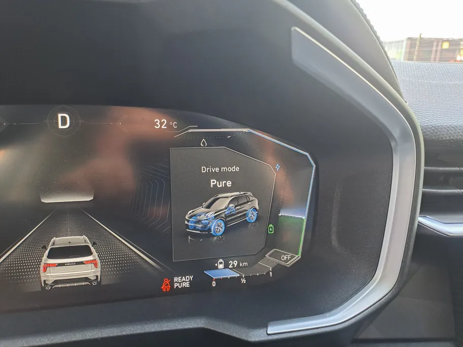 Lynk & Co 01 1.5 | Panoramadak | Navi | Trekhaak | Camera 360 | Climate Control | Automaat | SOH 92,4%