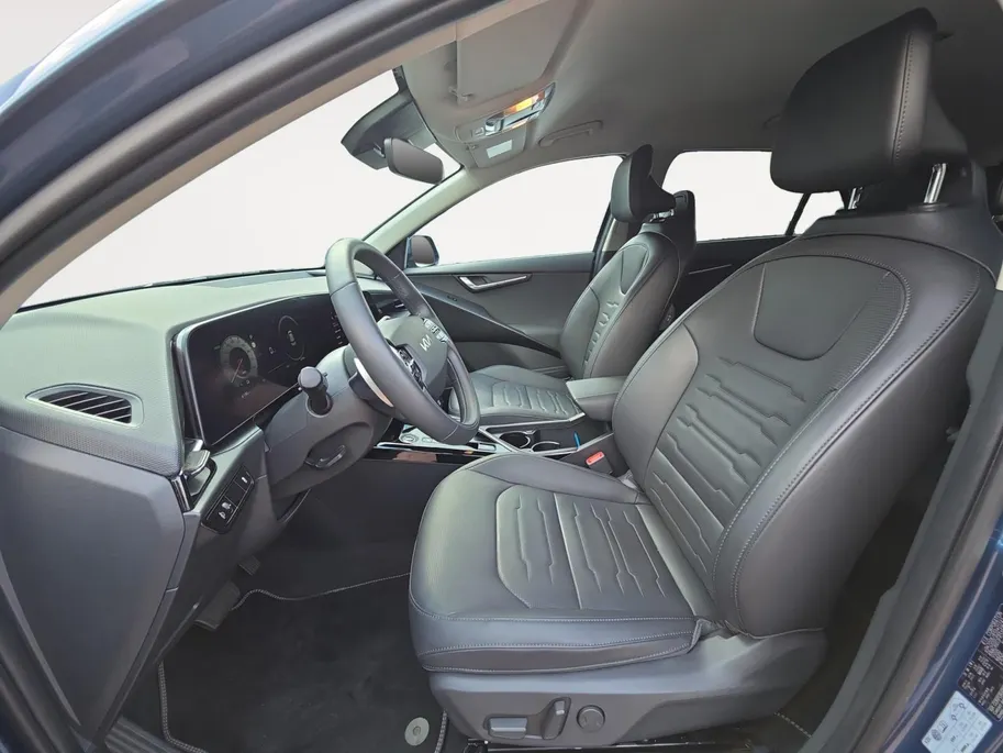 Kia Niro EV Edition Advanced 64.8 kWh Accu 100% | 1e Eigenaar | Dealer onderhouden | Cruise Control Adaptief | Stoelverwarming | Camera | Apple Carplay & Android Auto | Leder | Fabrieksgarantie t/m 28-3-2031 + 3x 1 jaar* | NAP