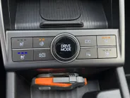 Hyundai Kona 1.6 GDI HEV Premium Sky | Schuif-/kantel dak | Navigatie | Apple Carplay/ Android Auto | Stoelventilatie | Stuur/ Stoelverwarming |