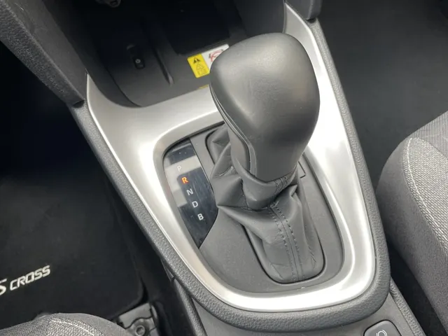 Toyota Yaris Cross 1.5 Hybrid Dynamic | Parkeersensoren V+A | Stuur en Stoelverwarm