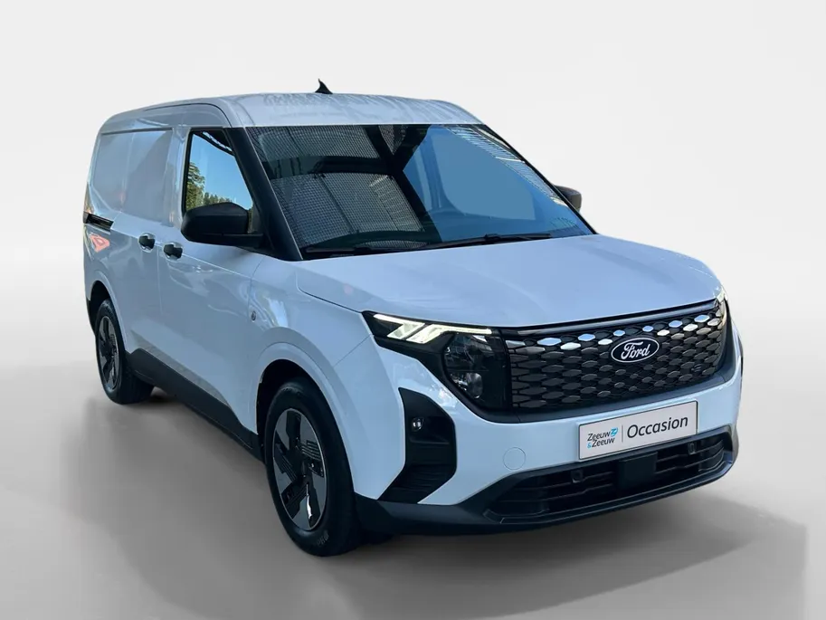 Ford E-Transit Courier Limited 44 kWh |Trehaak| Camera| Apple Carplay/Android Auto| stuurwiel verwarmd| 12 maanden Bovag Garantie|