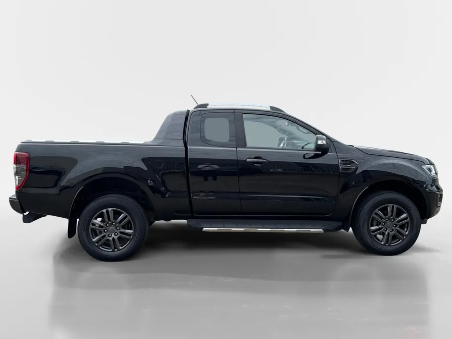 Ford Ranger 2.0 EcoBlue Wildtrak Supercab | NL auto | Dealer onderhouden | 213 pk | Trekhaak | Automaat | Rollertop | Stoelverwarming | Achteruitrijcamera | Parkeersensoren voor en achter | Adapt. cruise control | Apple carplay & Android auto | Bovag garantie |
