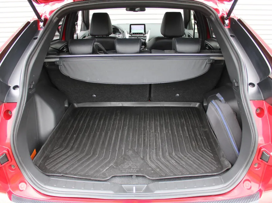 Mitsubishi Eclipse Cross 2.4 PHEV First Edition | Camera rondom | Stuur/stoelverwarming v+a | HUD | Winterset op LM | Dakdragers |