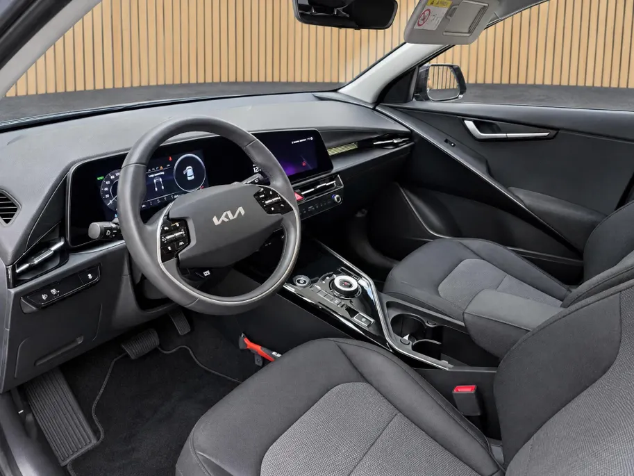 Kia Niro EV DynamicLine 64.8 kWh 100% SOH | Navigatie | Climate control | ACC | Achteruitrijcamera |