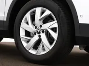 Volkswagen Tiguan 1.4 TSI 245pk DSG eHybrid Elegance · 360 Camera · Wegklapbare Trekhaak · Apple/Android Car Play · Dodehoek Detectie · 18'' Inch · Stoel & Stuurwiel verwarming ·