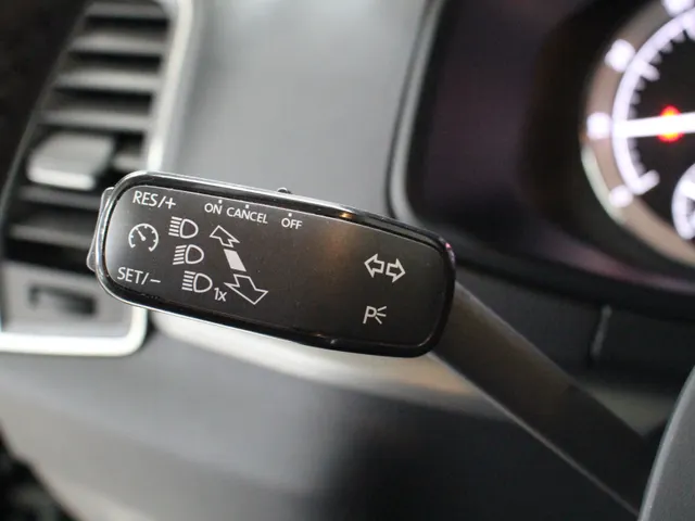 Škoda Karoq 1.0 TSI Business Edition Navigatie | Parkeersensoren | Cruise Control |