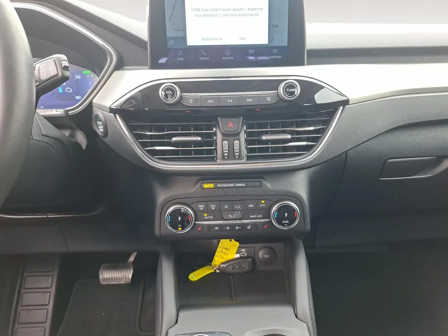 Ford Kuga 2.5 PHEV Titanium | Stoel- stuur en voorruitverwarming | Trekhaak | 1.500kg trekgewicht | Achteruit rij camera