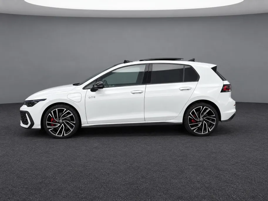 Volkswagen Golf 1.5 272pk DSG eHybrid GTE · Panoramadak · Leder · Trekhaak · Stoelventilatie · Camera · Elek. Voorstoel · Garantie t/m 21-09-2030 of 100.000km