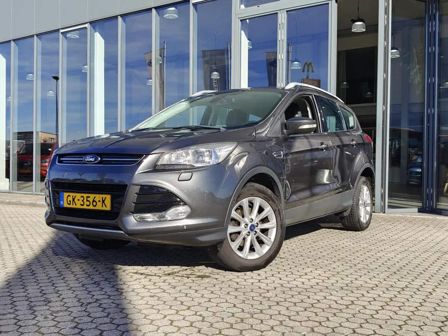 Ford Kuga 1.5 Titanium - 2.000 kg trekgewicht - TREKHAAK - VOORRUITVERWARMING - PARKEERSENSOREN V+A