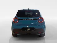 Nissan Micra 52 kWh EVOLVE A/T *Google assist*Parkeersensoren voor en achter*Climate regeling*stoel en stuurverwarming*E-padel stop*Adaptive cruise controle*LM-wielen*4x drive modus*Key card*417km WLTP*