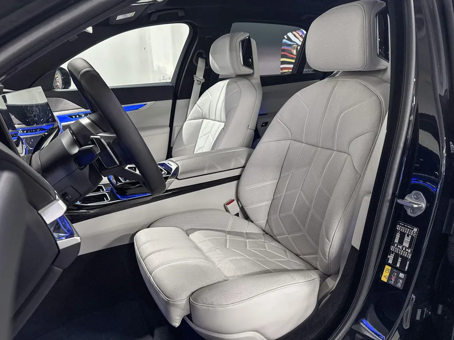 BMW i7 eDrive50