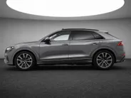 Audi Q8 55 TFSIe 381pk Tiptronic Quattro Pro Line S · Panoramadak · 360 Camera · Wegklapbare Trekhaak · Apple/Android Car Play · Luchtvering · 21'' Inch ·