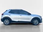 Kia Stonic 1.0 T-GDi MHEV DynamicLine | Volledig dealer onderhouden | Trekhaak | Navigatie | Apple CarPlay & Android Auto |