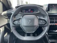 Peugeot 2008 1.2 PureTech Allure Pack *Navi+Camera*Climate Control*Stoelverwarming*LM.Velgen*1ste eigenaar!