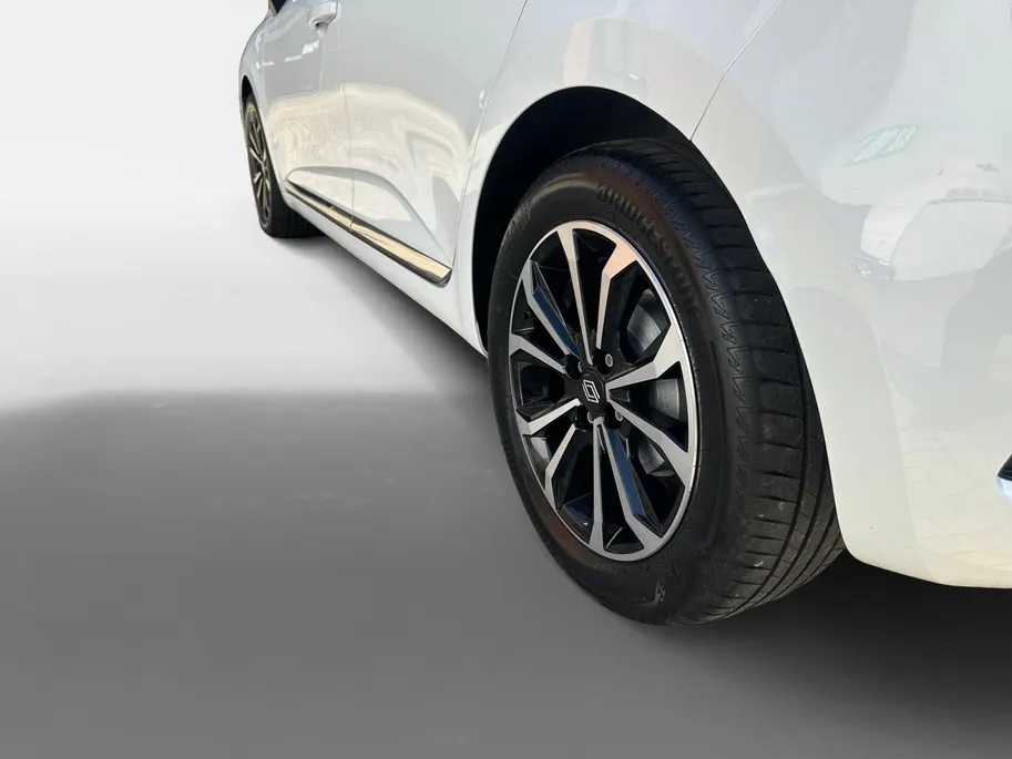 Renault Clio 1.6 E-Tech Full Hybrid 145 techno | Automaat | Navigatie | Apple Carplay & Android Auto | LMV | Cruise & Climate Control | Camera | Parkeersensoren | 12 Maanden BOVAG Garantie
