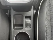 Renault Captur 1.6 E-Tech Hybrid 145 Intens | Automaat | Dealer Onderhouden | Camera | All Season Banden | Climate & Cruise Control | Apple Carplay & Android Auto | 12 Maanden BOVAG Garantie