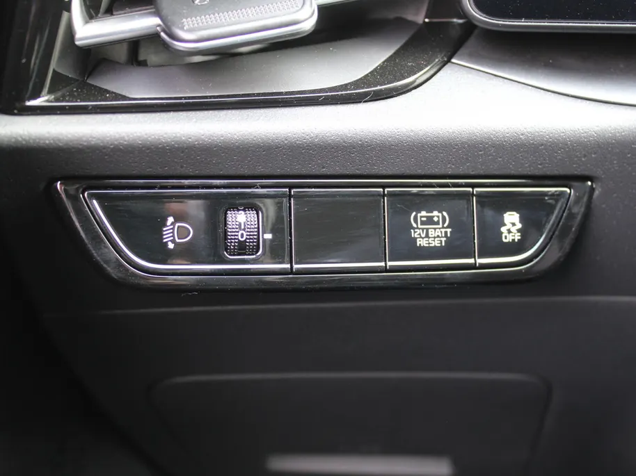 Kia Niro 1.6 GDi Hybrid DynamicLine | Camera | Cruise adapt. | Clima | 16' LM | Navi | Keyless | Apple Carplay/Android Auto |