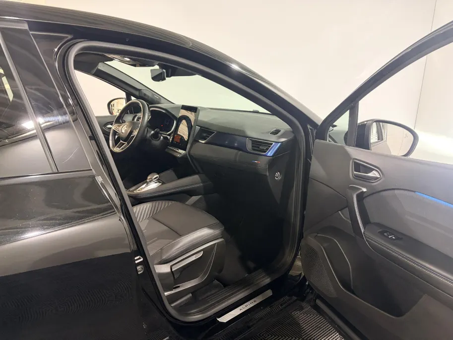 Renault Captur 145PK E-Tech Full Hybrid Esprit Alpine Automaat | Harman Kardon Audio | Stuurwielverwarming | 360 Camera | Parkeersensoren | Apple CarPlay/Android Auto | Navi | Climate Control | Adaptive Cruise Control |