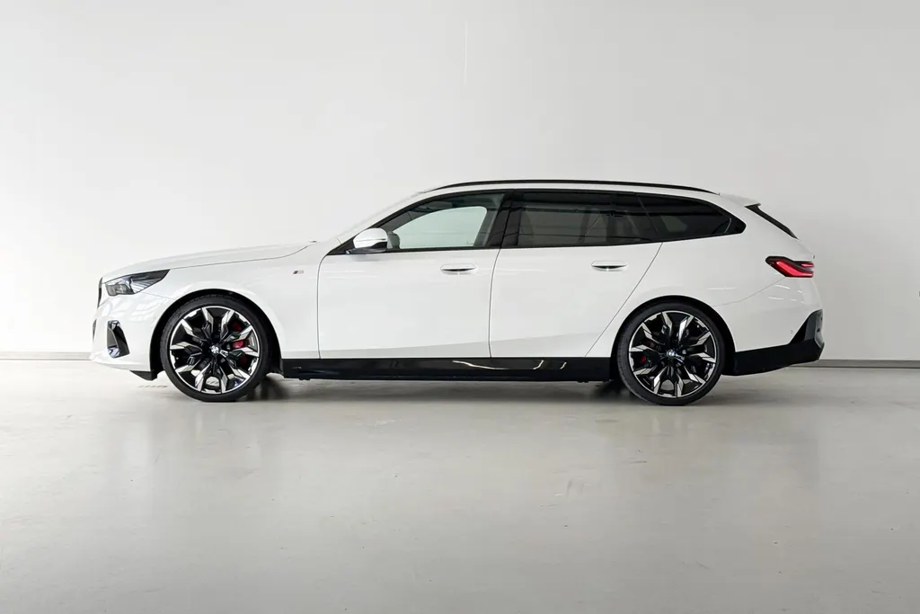 BMW i5 Touring eDrive40 Innovation Pack M Sportpakket Pro