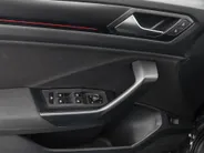 Volkswagen T-Roc 1.5 TSI 150pk Sport Business R · Panoramadak · Camera · Standkachel · Stoelverwarming · Navigatie · 19' Velgen · Elek. Inklapbare Spiegels ·